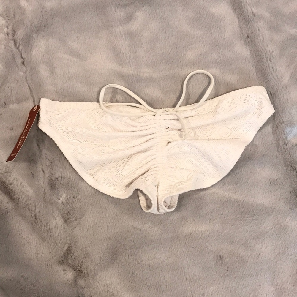 Bikini Bottom - Picture 2 of 2
